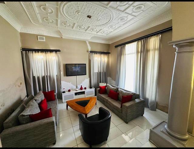 4 BEDROOM HOUSE FOR SALE IN MALVERN